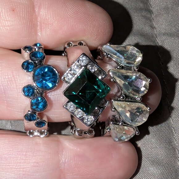 $3 with Bundle ~ Lot of 3 NWOT Rhinestone Stretch Rings 5423 - Picture 1 of 4